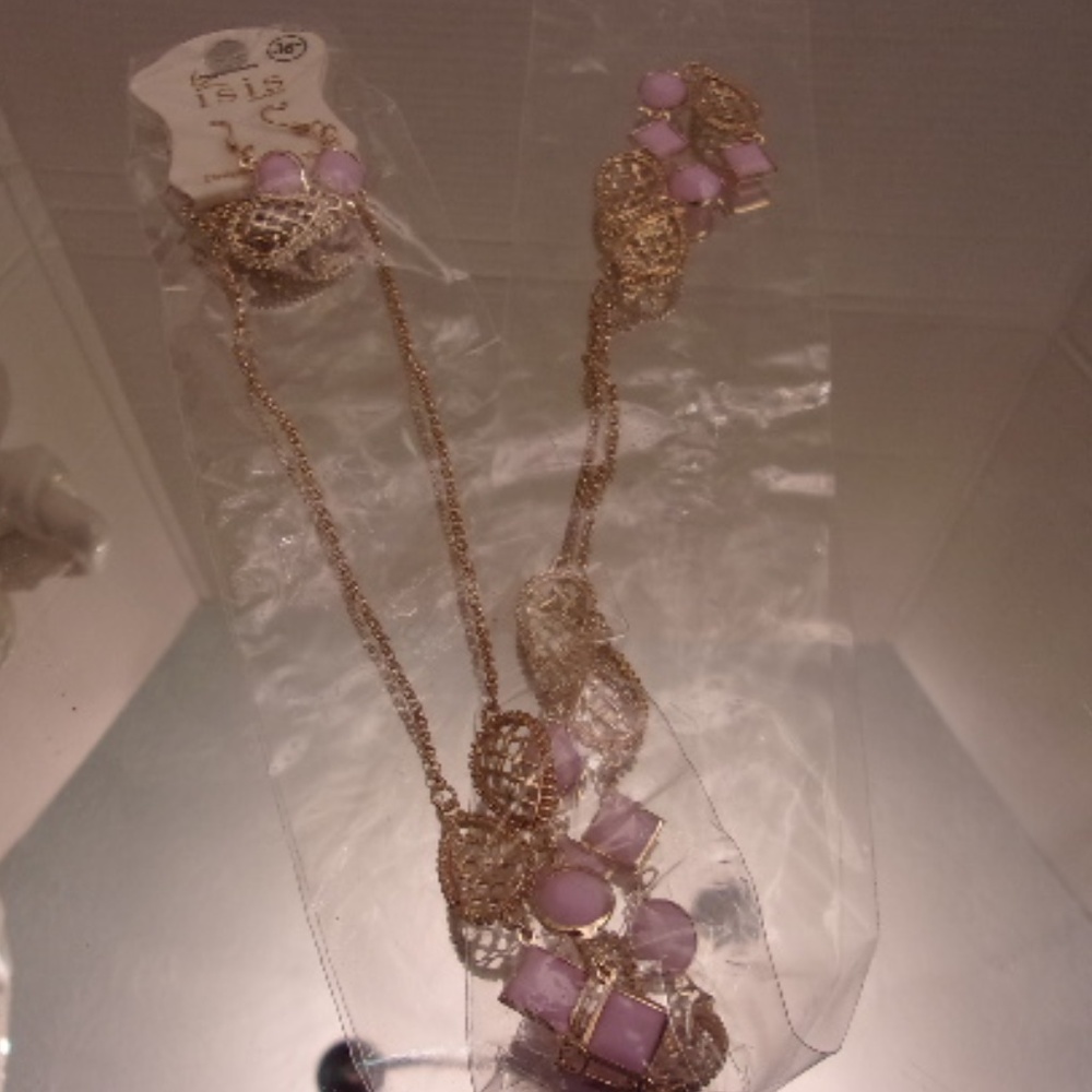 Lilac Isis Necklace & Earrings. L50 (Bundled only)